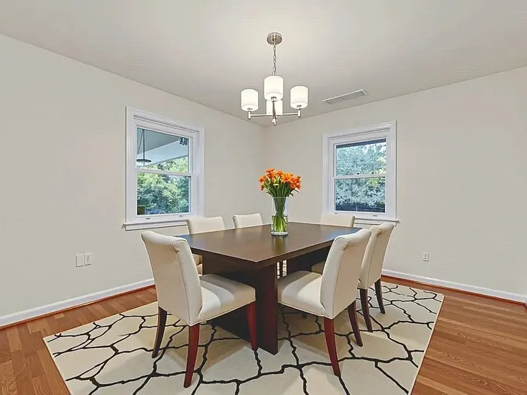 2127 Desmond Dr — Photo 12