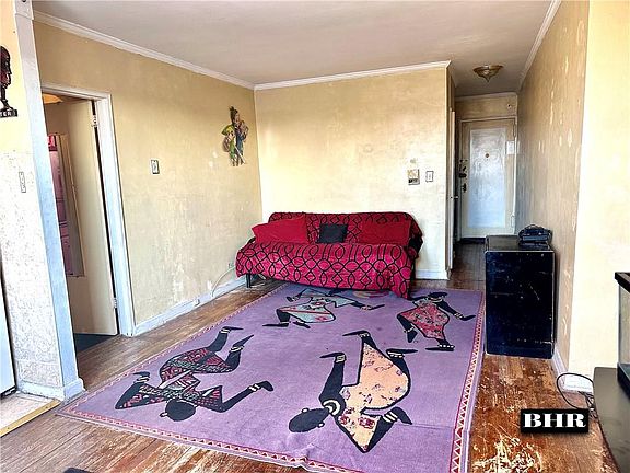 2nd image of 14 Cass Pl APT 6E