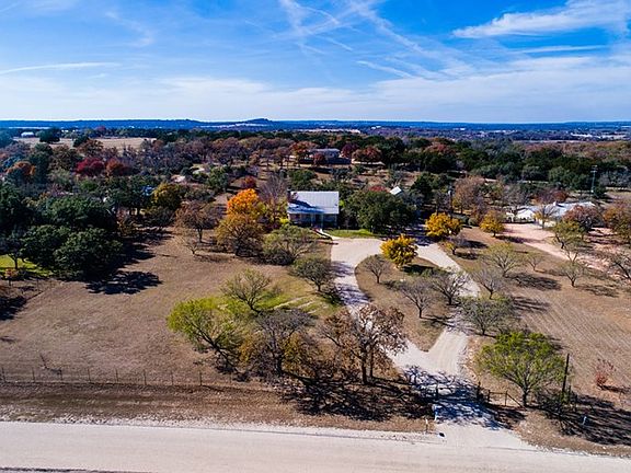 4th image of 558 Southwoods Dr