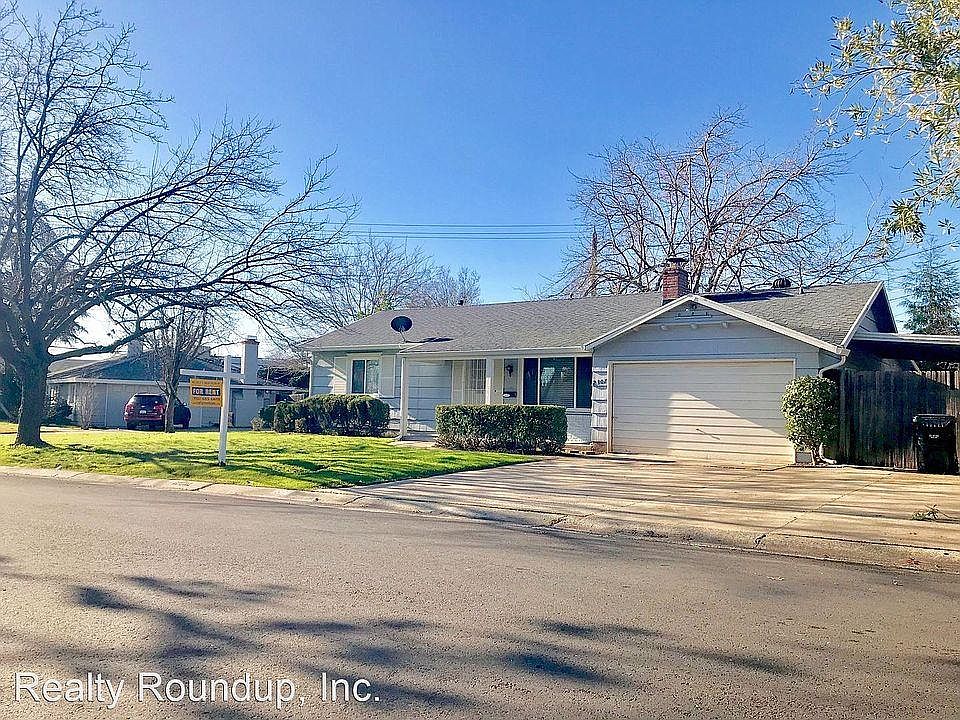 1st image of 23007 Parkwood Dr