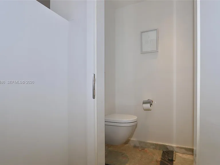 1000 Island Blvd #Penthouse 2 — Photo 20