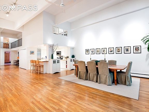 3rd image of 427 West St #2A