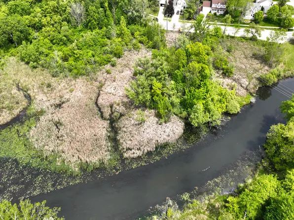 144 River Dr #D, Milford, MI 48381