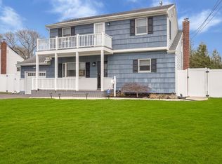 199 Bayview Ave, Bayport, NY 11705