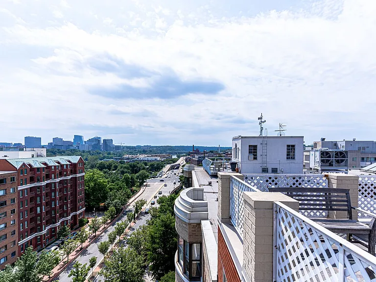 2501 K St NW #1B — Photo 27