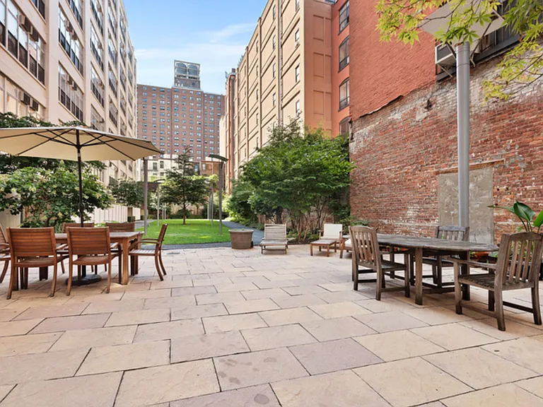 970 Kent Ave #313 — Photo 10