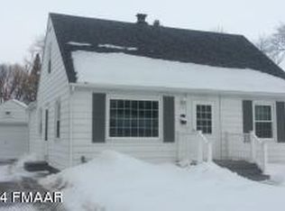 1230 8th St N, Fargo, ND 58102