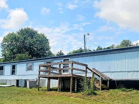 5th image of 210 Blake Ln