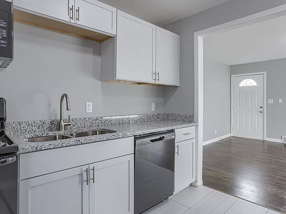 2nd image of 3806 Binney St