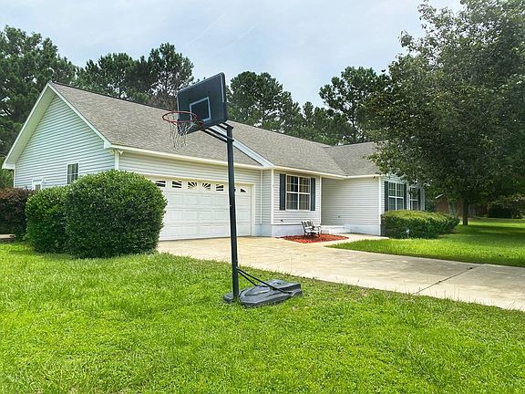 3rd image of 2922 Cedar Dr