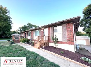 515 NE Corder St APT A, Lees Summit, MO 64063