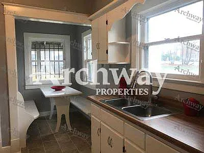 559 S Arlington Ave — Photo 5
