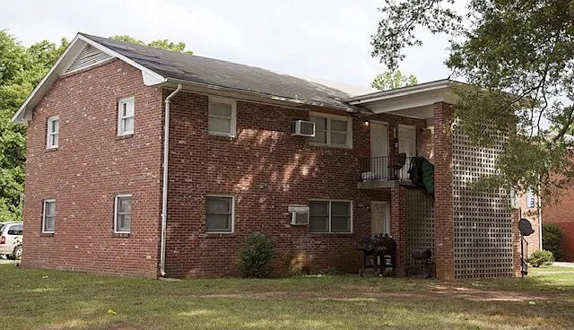 2 bed, 1.5 bath, $850 — Photo 2