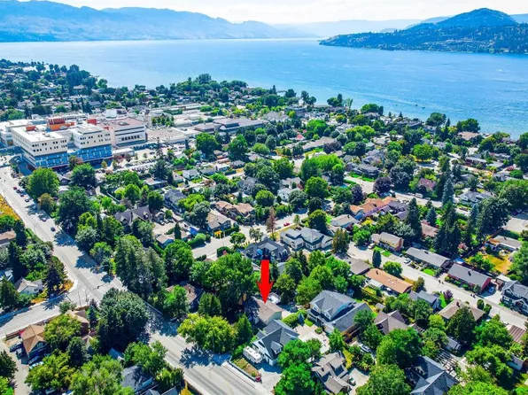 2056 Pandosy St, Kelowna, BC V1Y 1S3