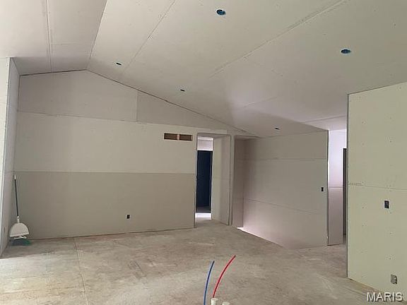 3rd image of 321 Watermill Dr