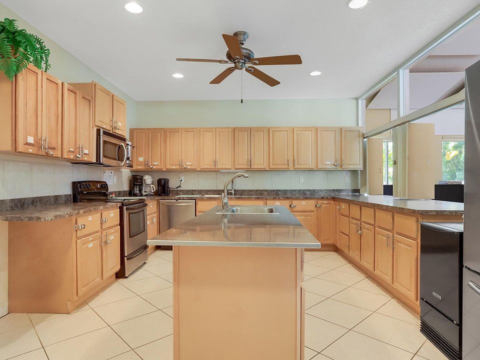 1st image of 640 Snug Harbor Dr APT 1