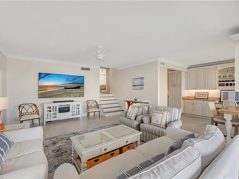 2258 Gulf Shore Blvd N #O1 — Photo 5