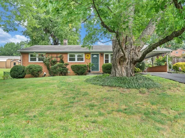 308 Langland Dr, Vinton, VA 24179
