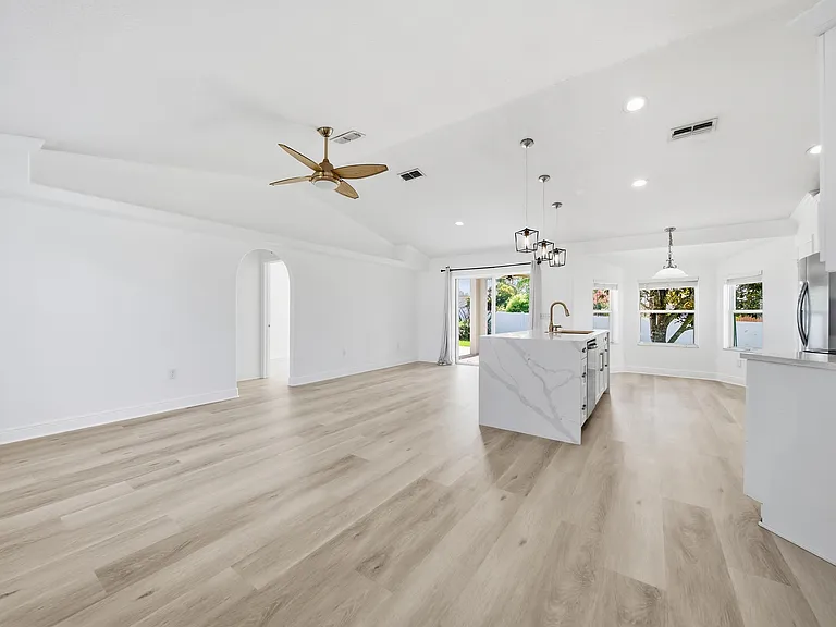 1730 Canoe Dr — Photo 7