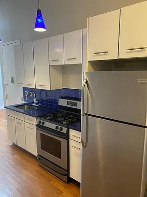 Rented by Aron Fried, LREB | media 3