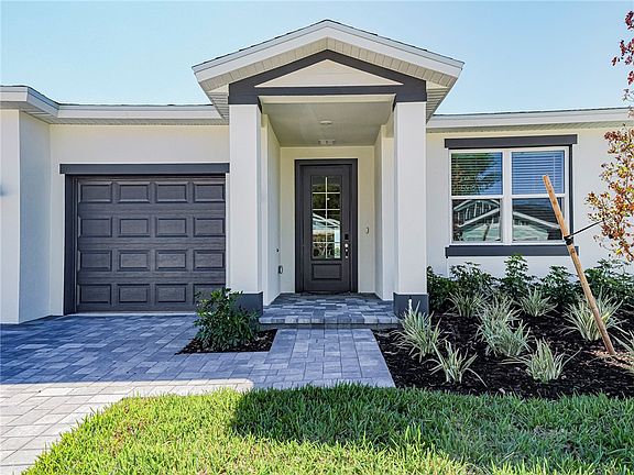 2nd image of 5618 Hampton Park Cir