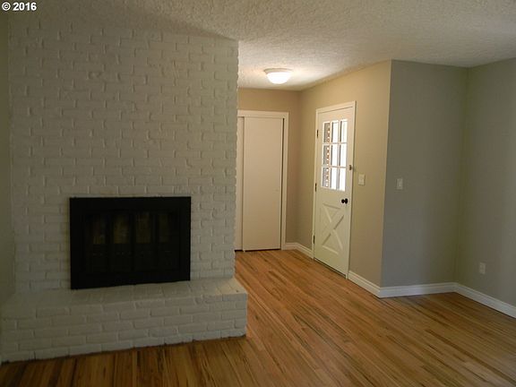 5th image of 319 NE 117th Ave
