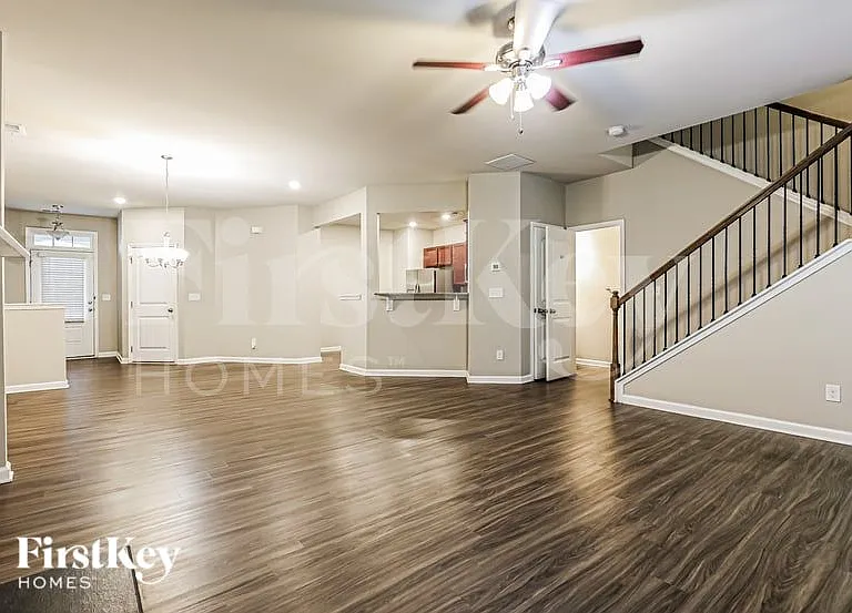 3172 Baylor Cir — Photo 3