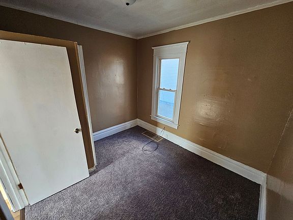 3rd image of 1710 NE Monroe St
