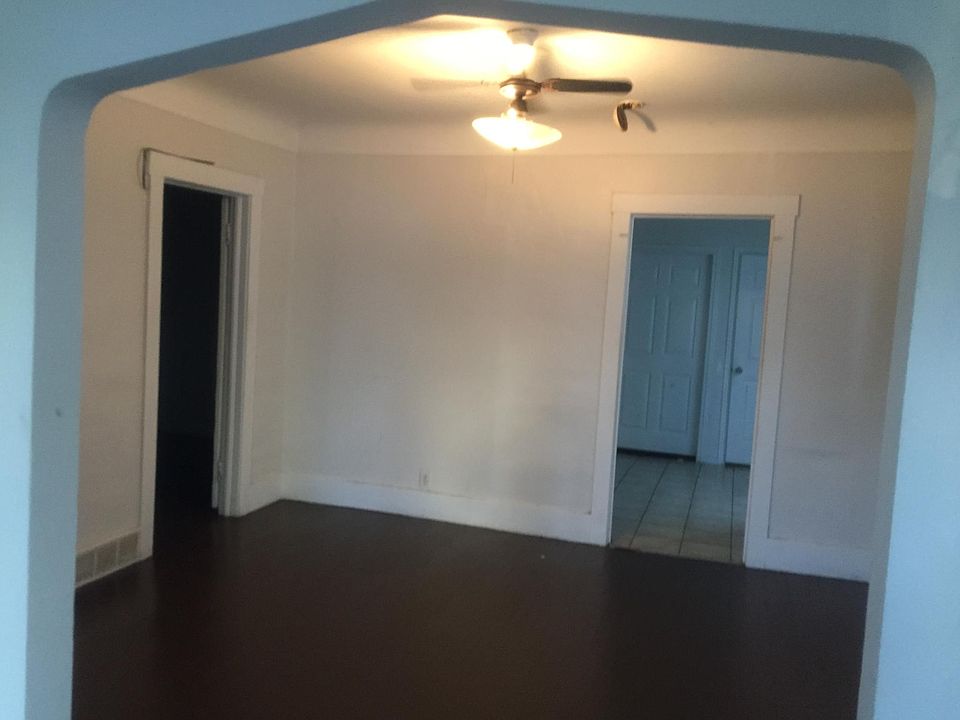 1st image of 11367 Sobieski St