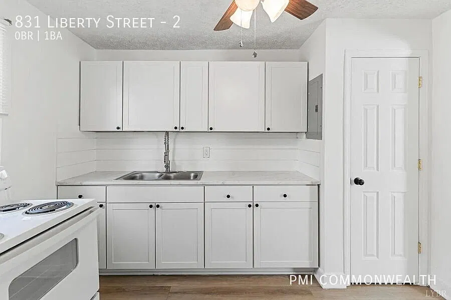 Studio Unit, First Month Half Off, Utilities Included (see listing details) — Photo 4