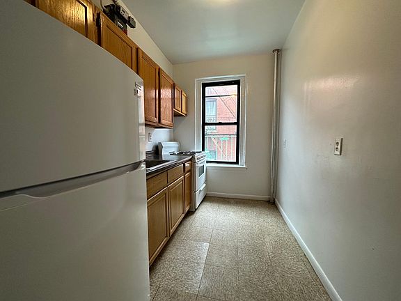 3rd image of 2280 Grand Ave #4E-1