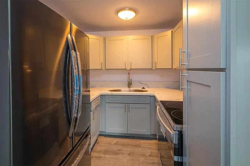 3 bed, 1.0 bath, 756 sqft, $3,000 — Photo 3