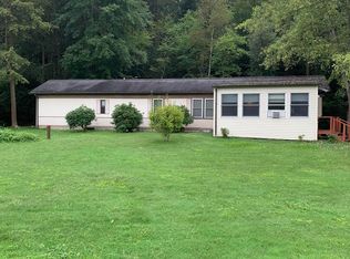 34 Grove St, Harveys Lake, PA 18618