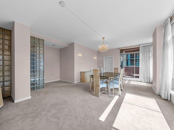 3rd image of 1500 Alberni St #12B