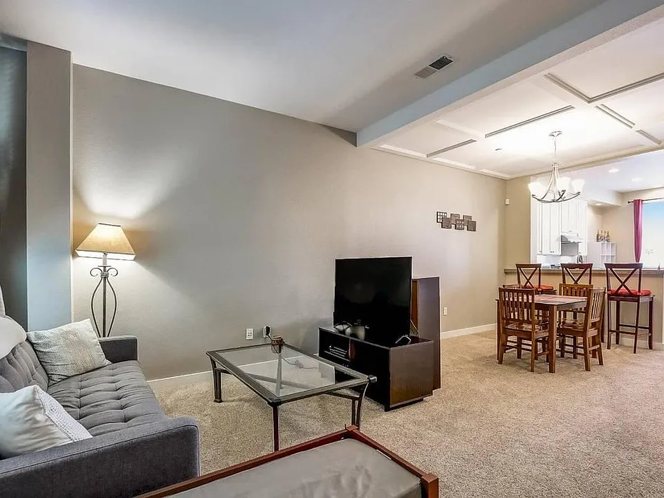 259 Kentdale Pl