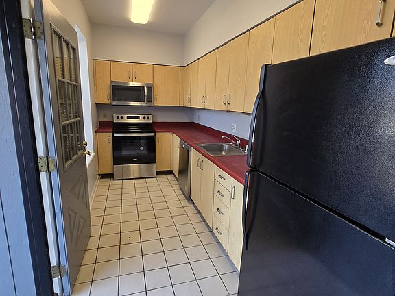 2nd image of 5389 Pershing Ave APT E