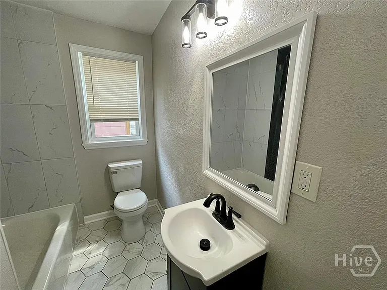 237 W 73rd St — Photo 13