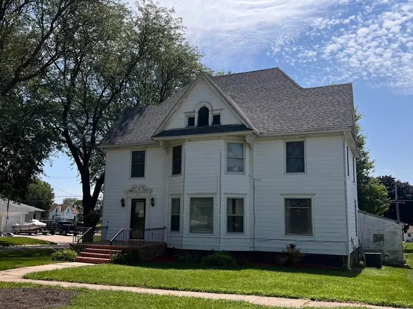 417 Cedar St, Schleswig, IA 51461