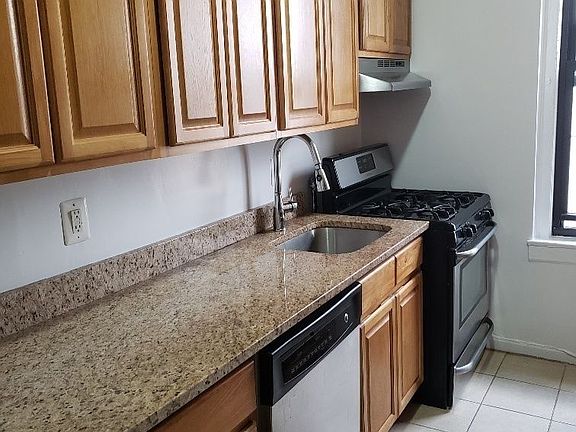 4th image of 28-02 44th St #7