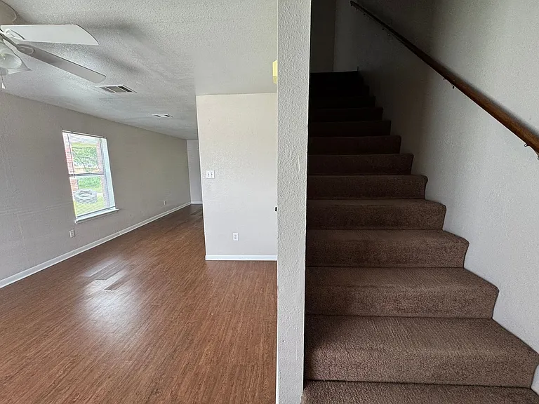 1210 Monroe Lp — Photo 11
