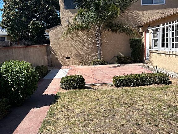 2nd image of 2355 Torrance Blvd APT A