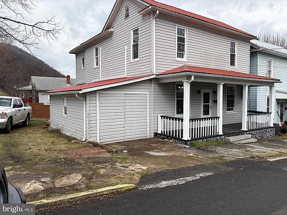 3rd image of 114 D St