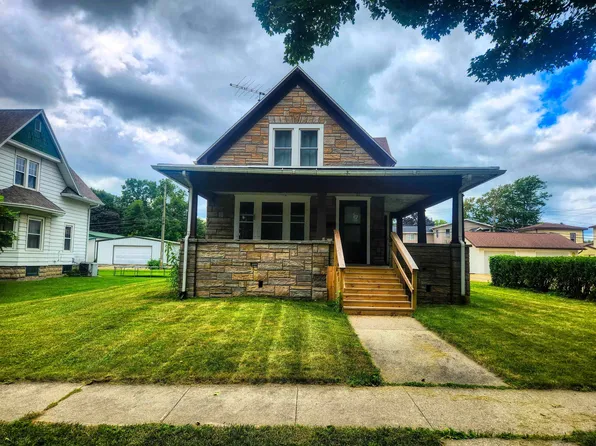 628 E Locust St, Lanark, IL 61046