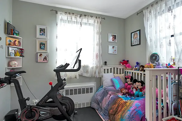 Sold by Douglas Elliman | media 18