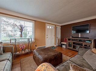 3rd image of 13104 Thraves Ave