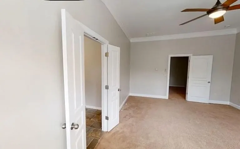 740 Middleton Pl — Photo 2