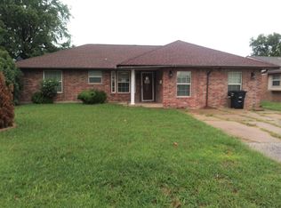 1205 S Howard Ave, Moore, OK 73160
