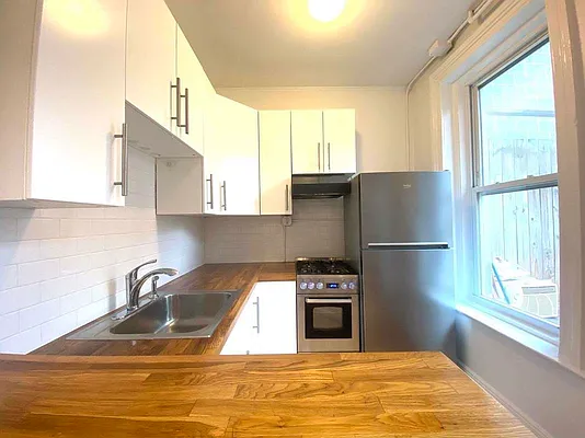 Rented by Avenue Sotheby's International Realty | media 6