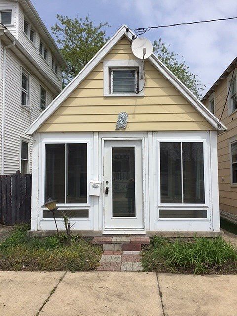 1st image of 327 W Andrews Ave