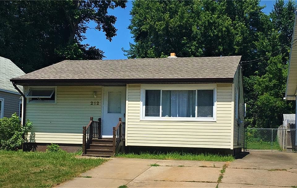 2nd image of 212 Goodrich St